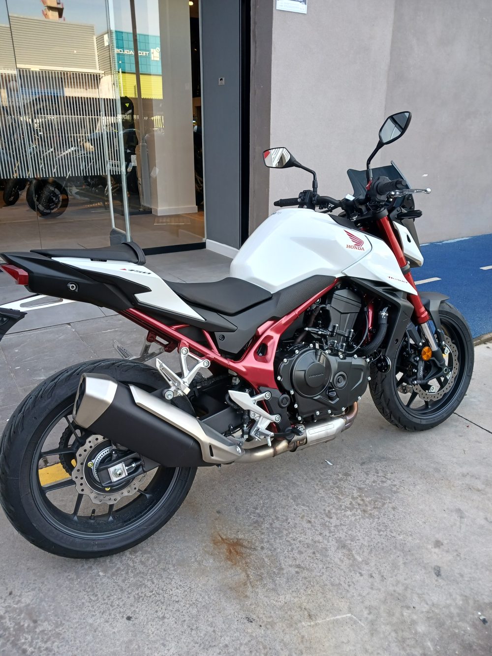 HONDA HORNET 750 - Imagen 7