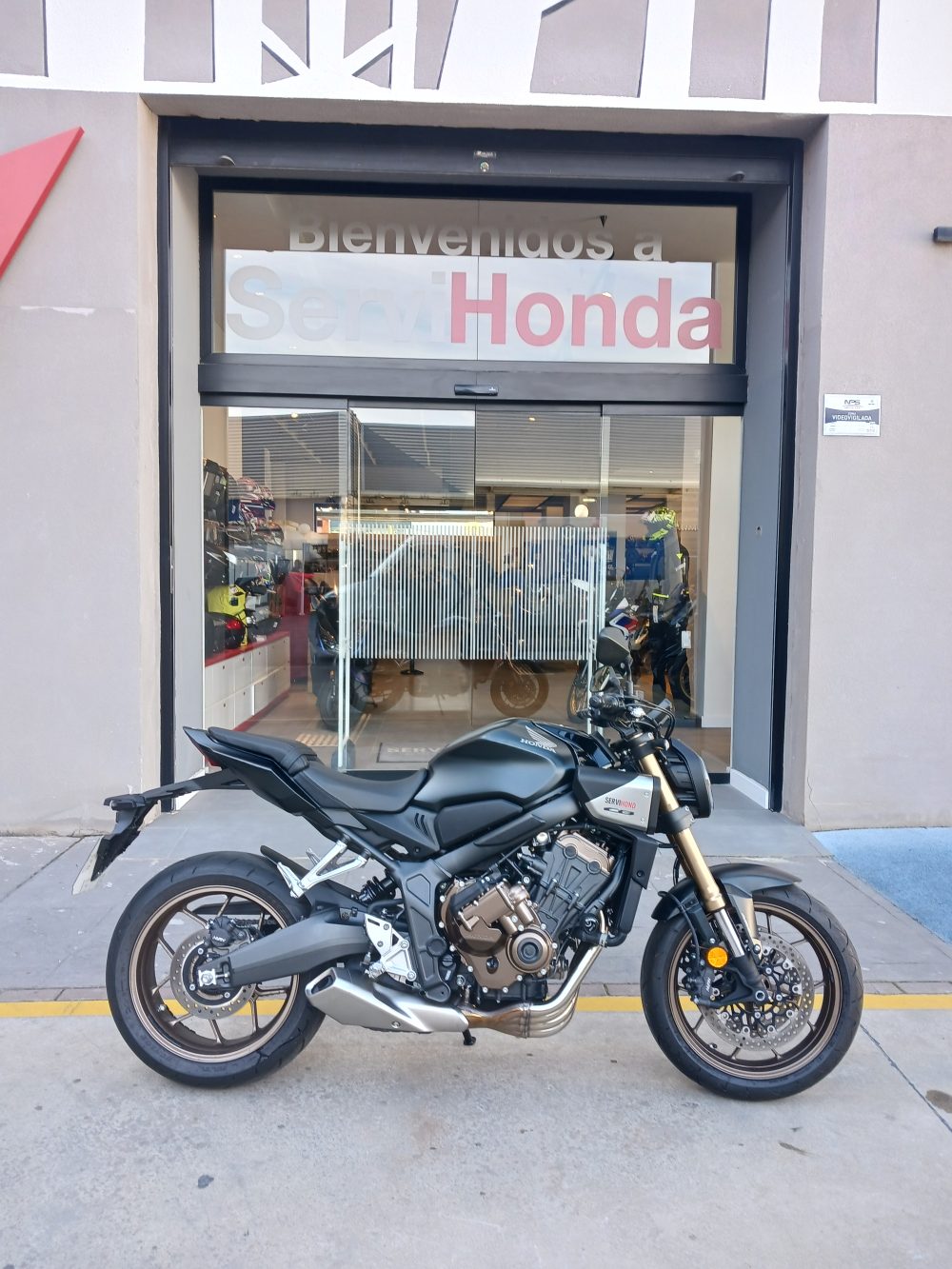 HONDA CB650R E-CLUTCH