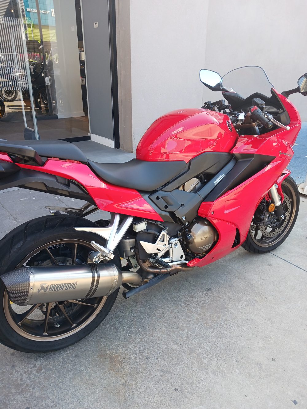HONDA VFR800F - Imagen 3