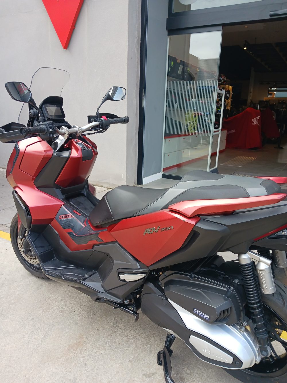 HONDA ADV 350 - Imagen 6