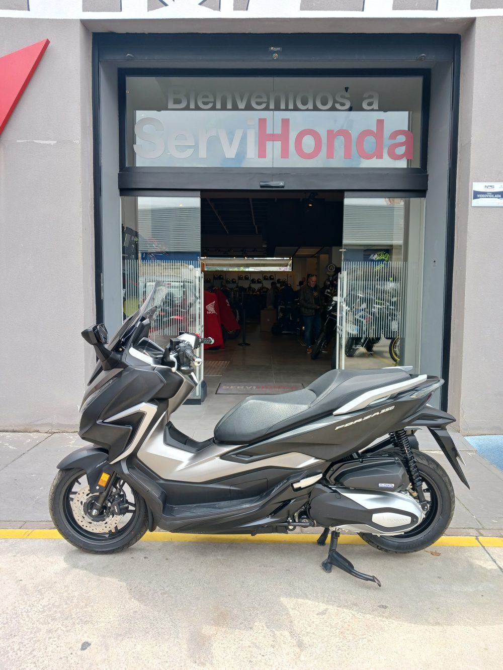 HONDA FORZA 350 - Imagen 2