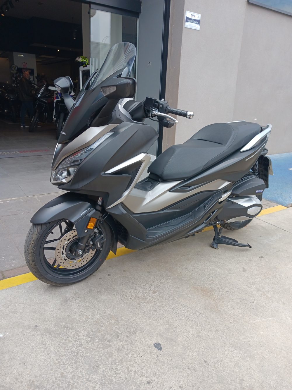 HONDA FORZA 350 - Imagen 3