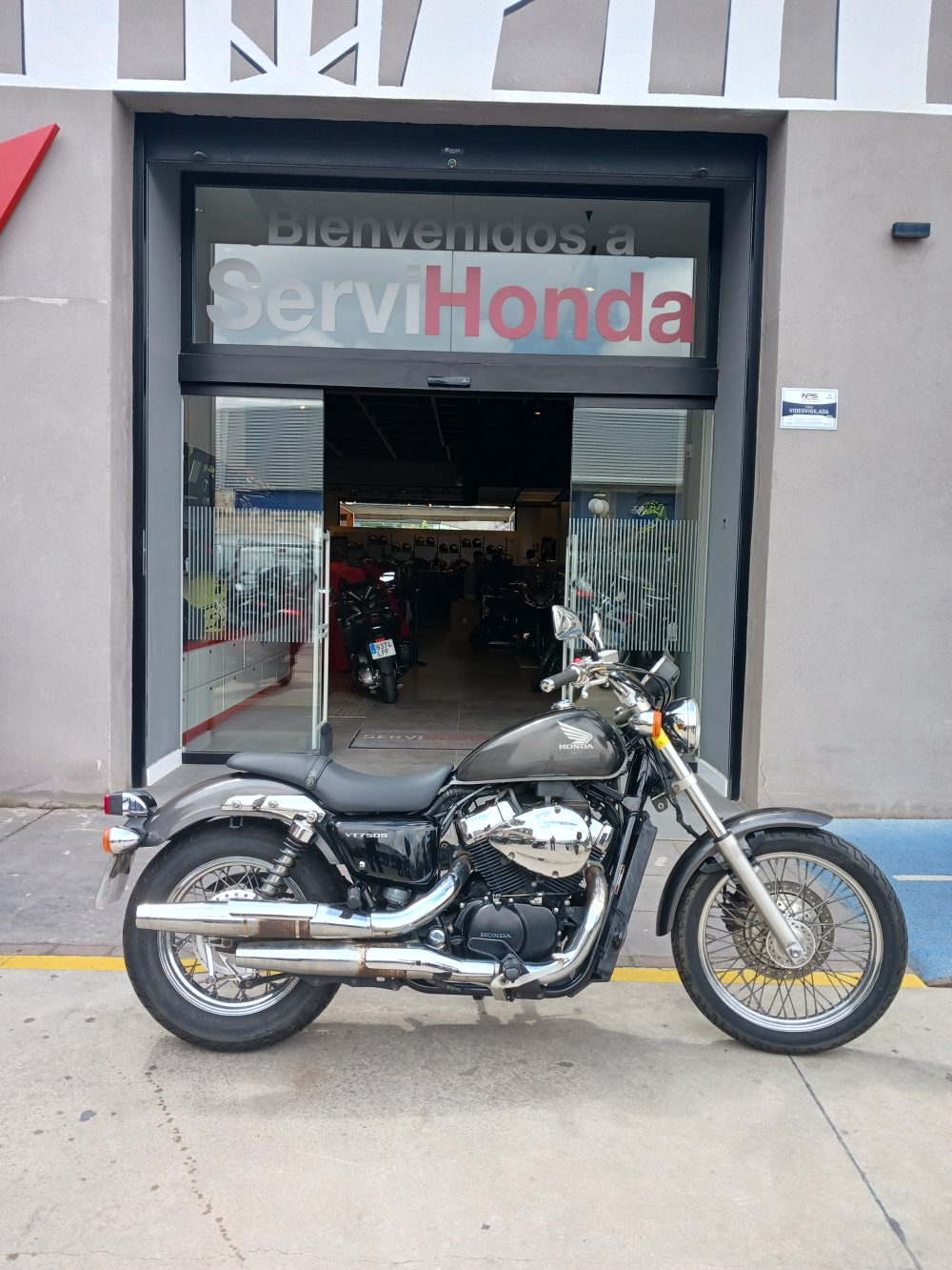 HONDA VT750S