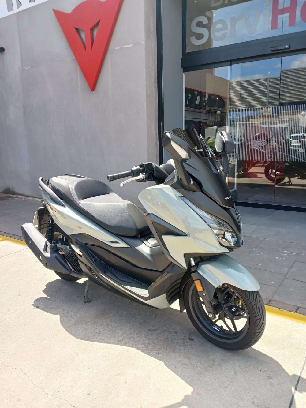 HONDA FORZA 125 - Imagen 2